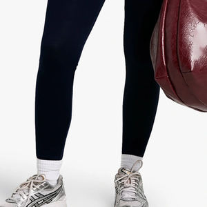 Prix de gros – Survêtement décontracté et tendance pour femme, avec logo personnalisé, design streetwear, couleur unie, collection 2026 - Product Image 4