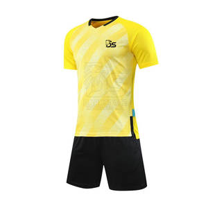 Service OEM Vêtements de football Nouveau design Uniforme d'entraînement à bas prix - Product Image 2