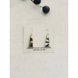 Pendientes Colgantes Steve Francisco de Plata de Ley y Búfalo Blanco con Incrustaciones Geométricas, Elegantes Pendientes Colgantes con Incrustaciones - Product Image 1