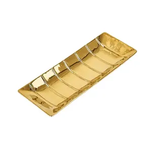 Chocolat servant des fruits secs en aluminium plaqué or fait à la main plateau de service personnalisé plat pour servir le Ramadan - Product Image 1