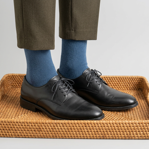 Chaussettes classiques unies pour homme, en mélange de coton, durables pour une semaine entière, au design intemporel et sobre. - Product Image 1