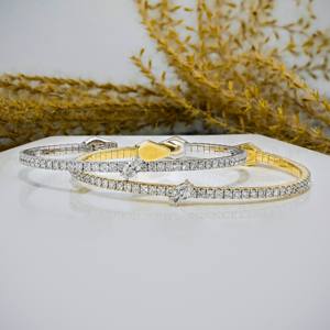 Bracelet manchette en or jaune 14 carats coupe marquise micro pavé diamant blanc naturel fabricant de bijoux fins Bracelet manchette ouvert Bracelet - Product Image 4