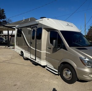 Luxury Motorhomes Euro 5 4-6 Passenger Capacity. - Product Image 3