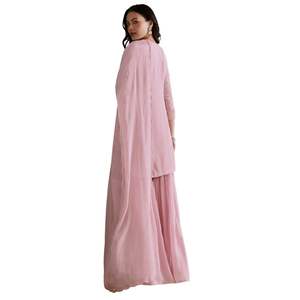 Costume élégant rose clair Chinon Sharara avec Zardosi brodé Dupatta pour tenue de fête ethnique pour femmes festives - Product Image 4