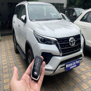 Toyotaa Fortuner 4x4 off-road SUV สำหรับขายเครื่องยนต์ดีเซลที่มีประสิทธิภาพส่งออกจำนวนมาก - Product Image 2