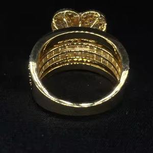 แหวนรูปหัวใจทำจากน้ำแข็ง10KT มี1.10ct กลมและบาแกตต์0.45ct - Product Image 4