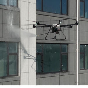 Drone de nettoyage à haute charge utile avec drone de nettoyage de fenêtres pour les espaces difficiles d'accès et les installations industrielles - Product Image 1