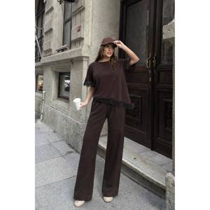 Ensemble de vêtements de détente deux pièces en dentelle marron pour femmes Mybeefashion - Haut de pyjama élégant et bas long pour un confort à la maison - Product Image 2
