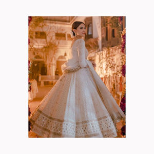 ชุดแต่งกายแบบชาวอินเดียสำหรับงานแต่งงานผ้าวิสคอสหนักสำหรับเจ้าสาว lehenga choli ปักเลื่อมทำงานและตาข่ายหนา dupatta lehenga - Product Image 1