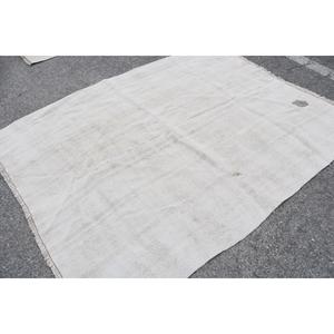 พรมตุรกีขนาด 5.3x6.9 ฟุต พรมวินเทจ พรมลายดอกไม้สีขาวน้ำตาล - Product Image 2
