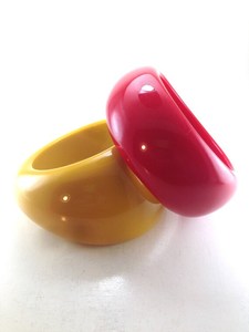 Bracelet jonc rond vintage en résine épaisse multicolore, bijou artistique et élégant pour mariage ou collection - Product Image 3