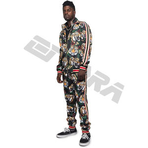 Chándal reflectante de invierno de alta calidad hecho a medida para hombre, ropa informal de talla grande personalizada de fábrica - Product Image 3