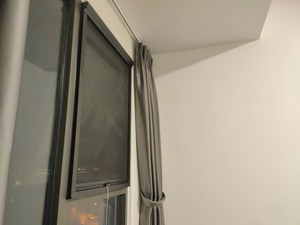 Màn hình muỗi có thể thu vào cao cấp được thiết kế cho các dự án, Chiều cao tối đa 3.2 m, thiết kế bền, có bảo hành đi kèm - Product Image 2