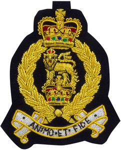 Insignes de blazer brodé à la main d'uniforme régimentaire professionnel personnalisé OEM - Product Image 6