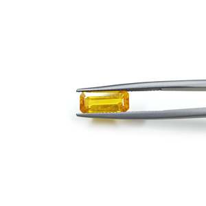Zafiro Amarillo Natural de Bangkok de 3.20 Quilates, Gema Sin Tratar, Corte Brillante, Corte Baguette, Corte Ovalado, Color Peridoto, Alejandrita - Product Image 5