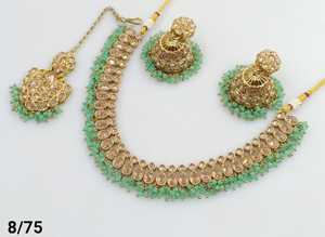 Conjunto de collar de Gargantilla redondo y chapado en oro tradicional indio y de moda con pendiente Jumkha y conjunto de collar Maagtika para mujer - Product Image 4