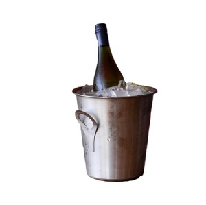 Nueva tendencia Diseño dorado Cubo de hielo de metal Noches Club Fiesta Vino Bebida Botella Chiller Bar Ware Cubo de hielo plateado - Product Image 3