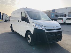 Fourgonnette d'occasion 2018 HIA-CE HI ROOF CARGO >8L V6 BLANCHE Faible Kilométrage Sièges en Cuir Intérieur Clair - Product Image 6