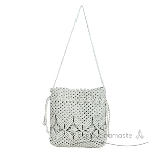 Borsa da donna elegante a tracolla Boho a tracolla Mini borsa intrecciata a mano con chiusura aperta Design sostenibile per la stagione primaverile - Product Image 3