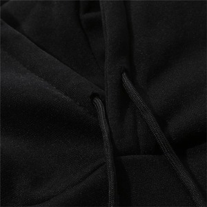 Conjunto Deportivo Personalizado con Sudadera con Capucha Gris, Mezcla de Algodón y Felpa, Estilo Casual y Urbano - Product Image 4