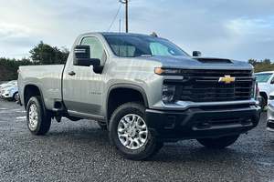 Chevrolet Silverado 3500HD 2024, Camioneta de Trabajo, Cabina Regular, Volante a la Izquierda, 4x4, Automática, Cuero Oscuro, Techo Corredizo R19 - Product Image 2