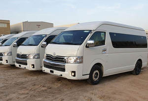 AUTO CLEAN PRE-OWNED Coaster Hiace Transporter avec transmission diesel manuelle 15 et 30 sièges - Product Image 3