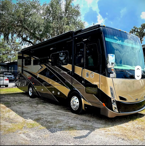 Remise sur le camping-car diesel Tif Fin All E-g-ro B-r-e-e-z-e Classe A 2020, 31 BR, occasion en excellent état, avec remorque conteneur pour appartement - Product Image 6