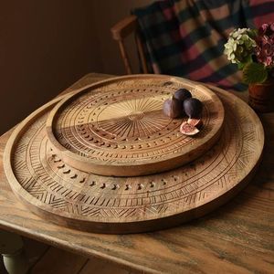 Plateau de service en bois en forme de cœur de qualité supérieure, pièce unique, avec une qualité et des matériaux exceptionnels à un prix très avantageux - Product Image 5