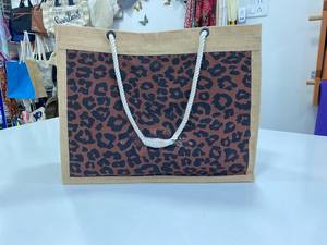 ถุงผ้าแคนวาสผ้าฝ้ายเป็นมิตรกับสิ่งแวดล้อมถุงผ้าปอกระเจาพิมพ์ลายตามสั่ง - Product Image 2