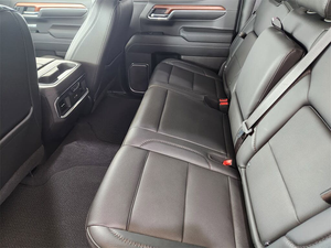 GMC Sierra 1500 Denali Crew Cab 4WD 2023, Usado, Volante a la Izquierda/Derecha - Product Image 4