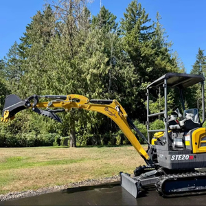 LIVRAISON GRATUITE CFG STE20R EXCAVATRICE DIESEL 15HP Lame avant de 39 à 49 pouces Godet de terrassement de 18 pouces Bras oscillant Système de chenilles à 2 vitesses EPA CE - Product Image 1