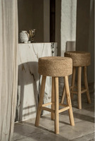 Tabouret de bar moderne réglable avec structure en teck massif et assise en rotin pour hôtel, atelier et salon, utilisation intérieure/extérieure