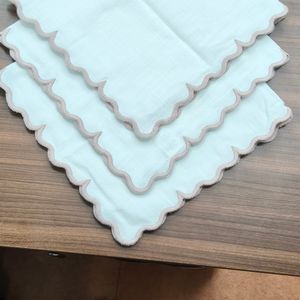 Serviette de table en coton élégante et moelleuse avec bord festonné pour la salle à manger, les mariages et les restaurants - Product Image 6