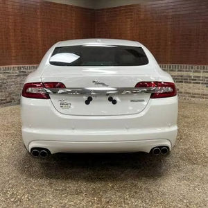 Jaguar XF SUV automatique d'occasion 2010, conduite à gauche, intérieur foncé, sièges en cuir, pneus R20 - Product Image 1