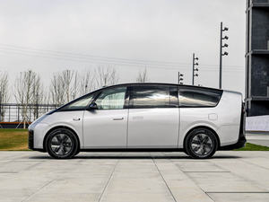 รถขับเคลื่อนสี่ล้อ MPV 4 4ระบบขับเคลื่อนสี่ล้อแบบใหม่2025 7-Seater หรูหรายานยนต์พลังงานระยะไกลอัจฉริยะผลิตในประเทศจีน - Product Image 6