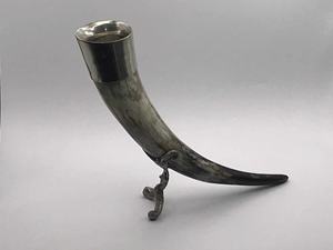 Fabriqué à la main 100% corne de vache naturelle navire à boire Viking Style de bière médiévale avec support en métal artisanat naturel unique - Product Image 3