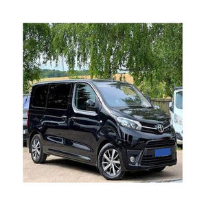 Mini-bus d'occasion automatique, conduite à gauche, sièges en cuir, pneus R16, propulsion arrière, à vendre - Product Image 5