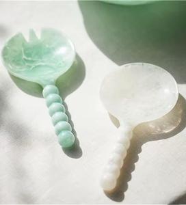 Cuillère et fourchette en résine tourbillonnante Eco Material Swirl Salad server pcs cuillère et fourchette paire de cuillère en résine veinée de luxe pour la cuisine et la vaisselle - Product Image 1