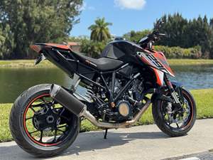 KTM 1290 Super Duke R usada del 2018 disponible - Product Image 3