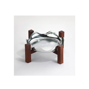 Tazón de chocolate martillado de acero inoxidable con soporte de madera Tazón de aperitivos de Calidad exclusiva para uso en la cocina - Product Image 1