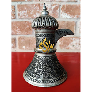 Pot Dallah vintage en laiton plaqué or Pot Dallah de service arabe traditionnel Cooffe et thé Pot Dallah Design attrayant Nouveau Style Pot Dallah - Product Image 5
