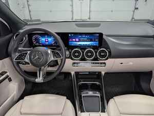 Mercedes-Benz GLA 250 AWD 4-MATIC SUV 2025, motor híbrido ligero turbo de 4 cilindros en línea y 2.0L que produce 221 caballos de fuerza - Product Image 6