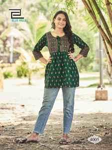 Nueva Colección Moderna de Diseñador, Exportación India, Buena Calidad, Buen Precio, Top Corto de Rayón con Estampado, Moda Femenina, Exportador - Product Image 2