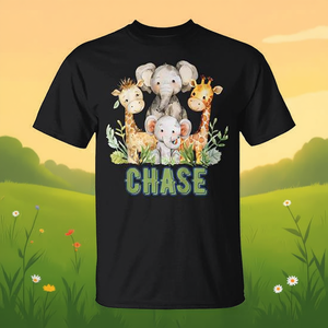 Camiseta Infantil con Temática de Safari, Nombre CHASE, con Lindos Elefantes y Jirafas, Ropa Promocional - Product Image 3