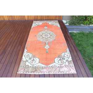 Alfombra vintage de 3.8x9.4 pies, alfombra turca, alfombra de lana con diseño de plantas y árboles naranjas - Product Image 1