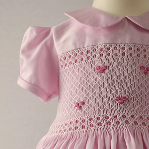 Robe en lin doux smocké faite à la main pour bébé filles Style décontracté pour le premier anniversaire de l'enfant en bas âge OEM Made in Vietnam - Product Image 3