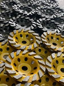 Disque abrasif diamant 125mm 5 pouces Logo OEM 12 segments grain 30 marbre granit époxy terrazzo haute longue durée de vie - Product Image 2