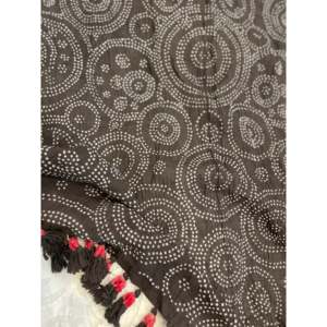 Pañuelo Cuadrado de Algodón Bandhani con Pompones, Diseño Circular en Tono Pizarra Oscuro, Estampado Digital a Mano, Estilo Musulmán, Patrón de Letras de Leopardo, Logotipo Personalizado - Product Image 4