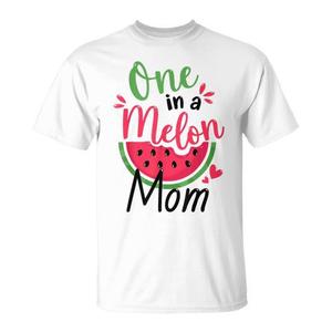 Maglietta promozionale coordinata per la famiglia per il primo compleanno di One in a Melon Mom - Product Image 1