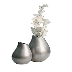Handmade Decorative Aluminum Flower <b>Vase</b> Home Hotel Party Decoration Use Silver Plated Finishing Metal Flower <b>Vases</b> - Product Image 4